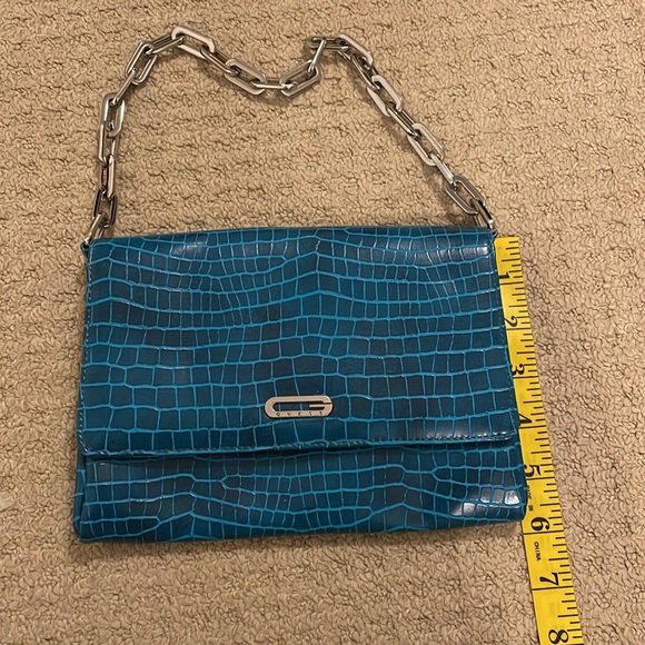Guess purse - Picture 9 of 11